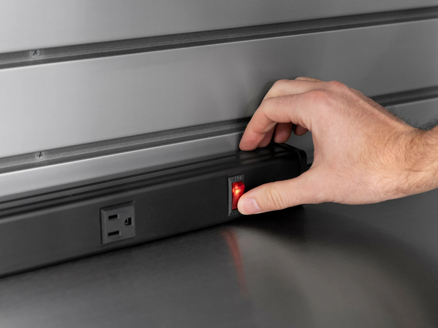 NewAge Products 10-Outlet Power Strip With Surge Protection 8 NewAge Products 10-Outlet Power Strip With Surge Protection