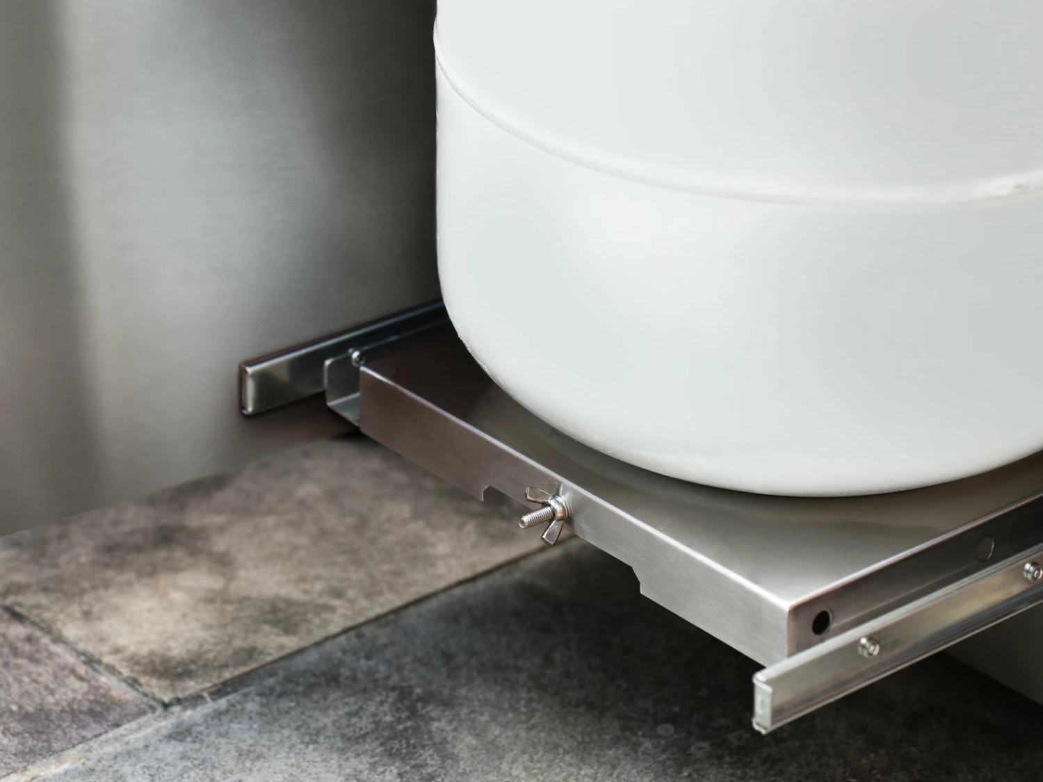 NewAge Products Outdoor Kitchen Classic Stainless Steel Gas Grill Cabinet 4 NewAge Products Outdoor Kitchen Classic Stainless Steel Gas Grill Cabinet