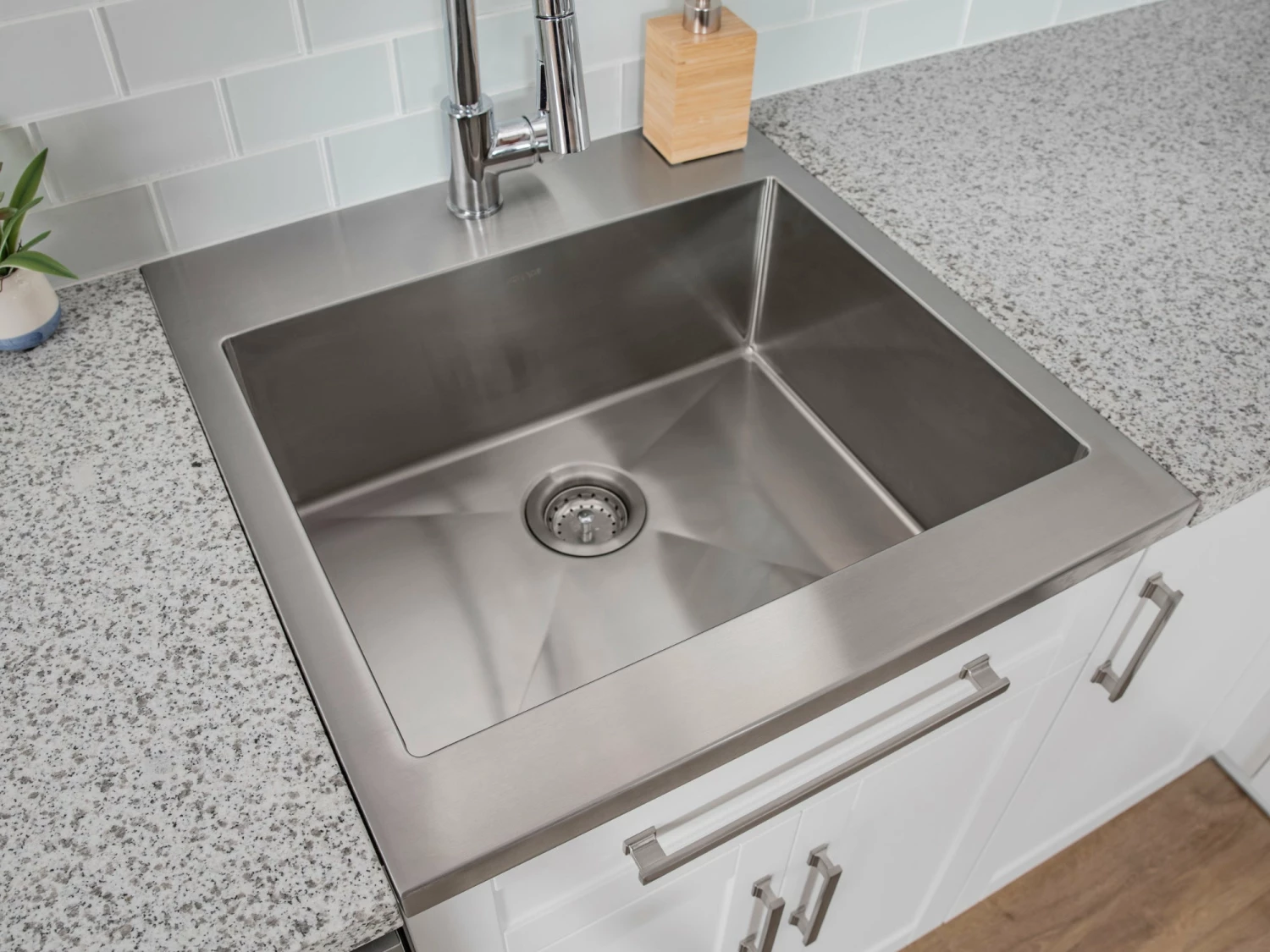 NewAge Products Kitchen Sinks 24in Standard Sink 2 NewAge Products Kitchen Sinks 24in Standard Sink